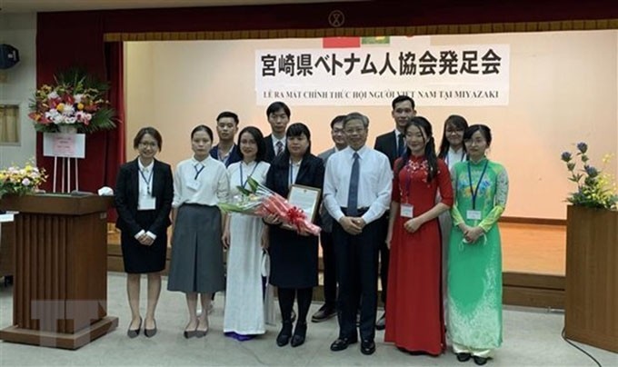 En la ceremonia de debut de la asociación de ciudadanos vietnamitas en la prefectura japonesa de Miyazaki. (Fotografía: VNA)