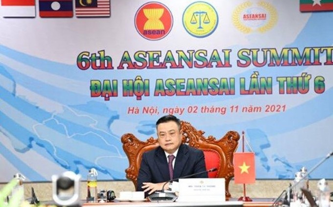 El auditor general estatal de Vietnam, Tran Sy Thanh, participan en la sexta Cumbre de Instituciones Supremas de Auditoría de Asean. (Fotografía: VNA)
