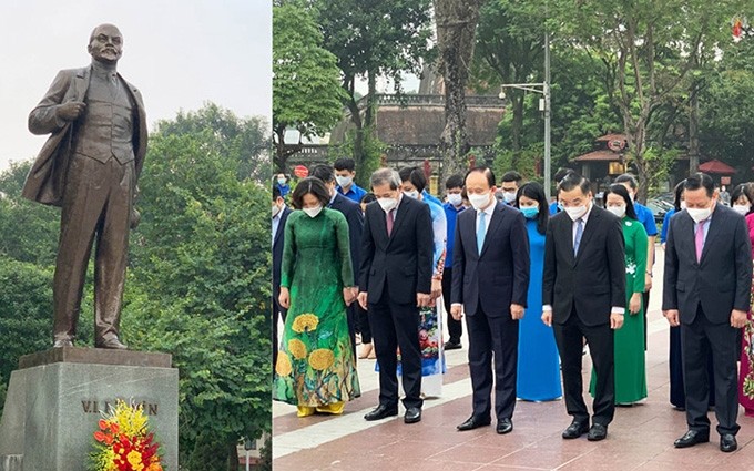 Dirigentes de Hanói colocan ofrenda floral ante la estatua de Lenin (Fotografía: Duy Linh)