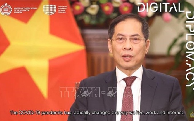 El ministro vietnamita de Relaciones Exteriores, Bui Thanh Son.(Fotografía: VNA)