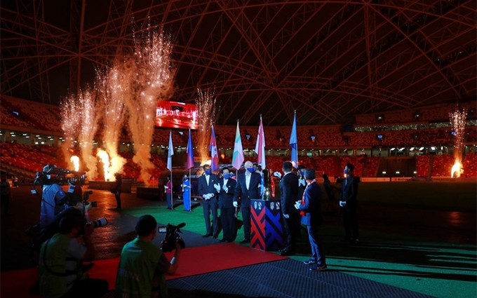 En el acto inaugural del Campeonato de Fútbol de la Asean, AFF Cup 2020.