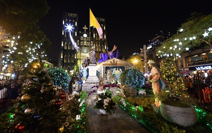La Catedral de San José de Hanói, engalanada en saludo a la Navidad. (Fotografía: Nhan Dan)