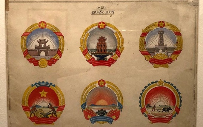 Modelos del emblema nacional (Fuente: VNA)