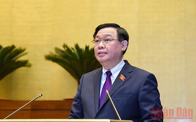 El presidente de la Asamblea Nacional de Vietnam, Vuong Dinh Hue, interviene en la reunión. (Fotografía: Nhan Dan)