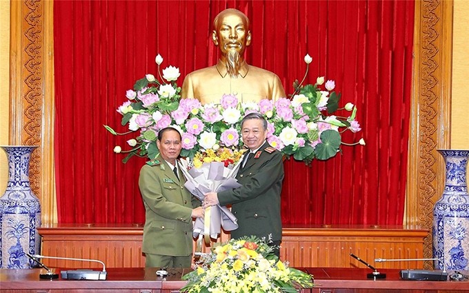 El ministro de Seguridad Pública de Vietnam, general To Lam, y su homólogo laosiano, general Vilay Lakhamphong. (Fotografía: Ministerio de Seguridad Pública de Vietnam)
