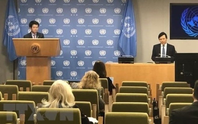 Panorama de la conferencia de prensa internacional sobre el mes en que Vietnam asume el papel de Presidente del Consejo de Seguridad de la ONU, efectuada el 1 de abril de 2021 (Foto: VNA)