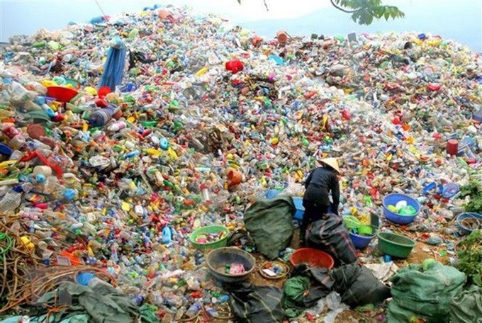 Lanzan en Vietnam campaña para combatir residuos plásticos.