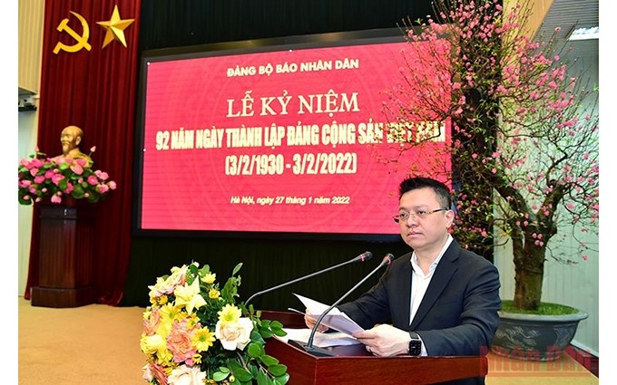 El jefe de redacción del periódico Nhan Dan, Le Quoc Minh, interviene en el evento. (Fotografía: Nhan Dan)