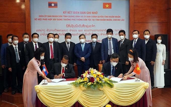 Vietnam y Laos firman un memorando de entendimiento.