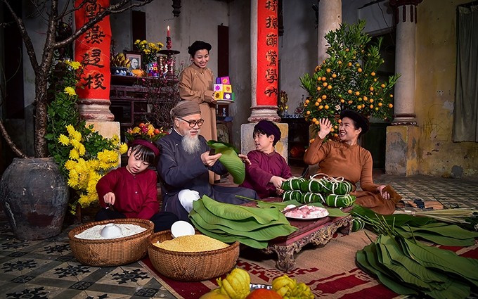 El Tet no es solo un momento para dar la bienvenida a la nueva primavera, sino también una ocasión para celebrar reuniones familiares. (Fotografía: Thanh Dat)