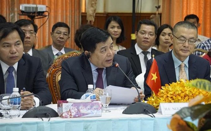 El ministro de Planificación e Inversión de Vietnam, Nguyen Chi Dung, inteviene en el evento.