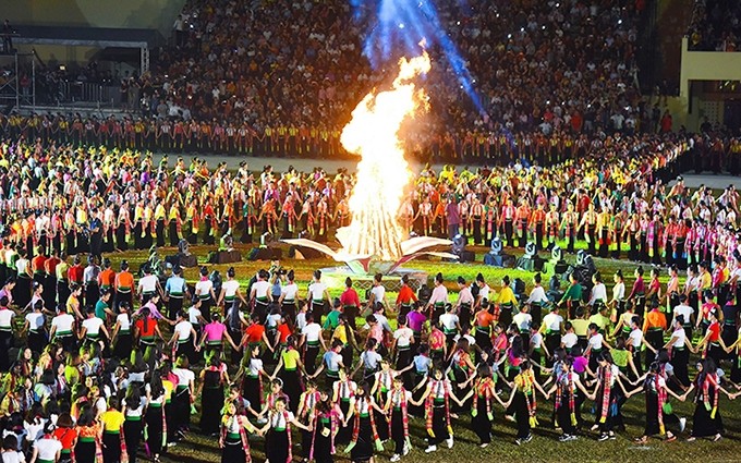 Un espectáculo de la danza Xoe. (Fotografía: Nhan Dan)