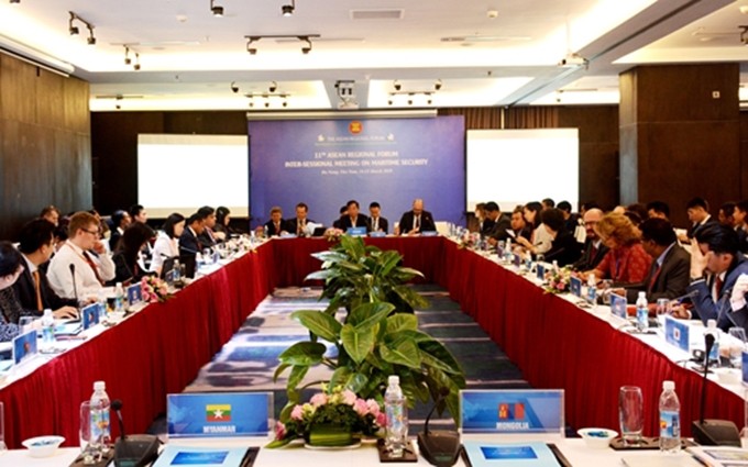 Escena de la reunión. (Fotografía: http://www.qdnd.vn/)