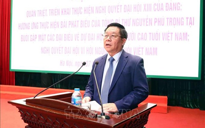 El jefe de la Comisión de Comunicación y Educación del Comité Central del Partido, Nguyen Trong Nghia, habla en el evento. (Fotografía: VNA)