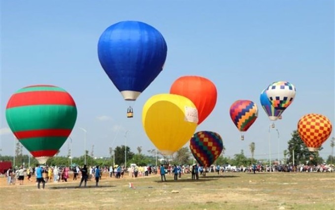  Festival de globos aerostáticos en la provincia altiplánica de Kon Tum (Fuente:VNA)