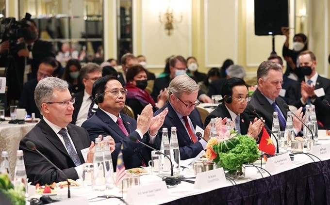  El primer ministro de Vietnam, Pham Minh Chinh y otros líderes de la Asociación de Naciones del Sudeste Asiático (Asean) en el encuentro (Foto: VNA)