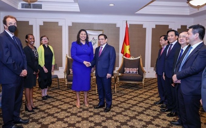   El primer ministro de Vietnam, Pham Minh Chinh, y la alcaldesa de San Francisco, London Breed. (Foto: VNA)