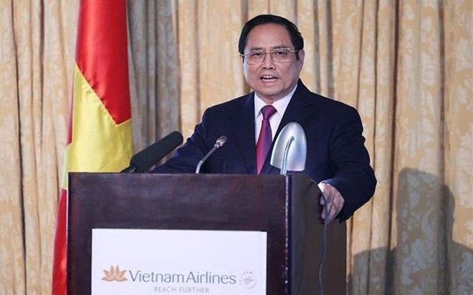  El primer ministro de Vietnam, Pham Minh Chinh, habla en la conferencia de promoción de comercio, inversión y turismo entre Vietnam y Estados Unidos (Foto: VNA)