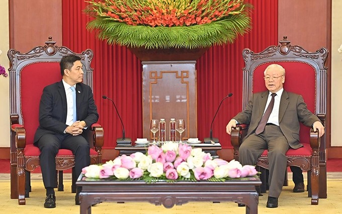 El secretario general del Partido Comunista de Vietnam, Nguyen Phu Trong, y el presidente del Parlamento de Singapur, Tan Chuan Jin (Foto: Nhan Dan)