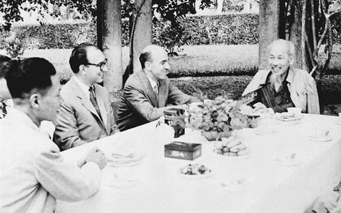 El Presidente Ho Chi Minh recibió a una delegación de periodistas de L'Unita del Partido Comunista Italiano, 12 de mayo de 1959 (Foto: VNA)