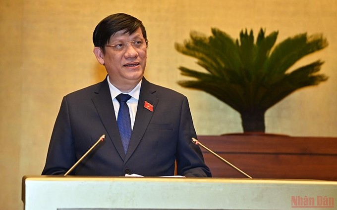 El ministro de Salud de Vietnam, Nguyen Thanh Long, habla en el evento. (Foto: Nhan Dan)