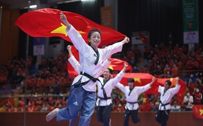 El equipo de taekwondo de Vietnam ganó cuatro medallas de oro y una de plata en el primer día de competencia en SEA Games 31. (Fotografía: VNA)