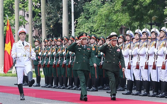 El Jefe del Estado Mayor General del Ejército Popular de Laos, Khamliang Outhakaysone, realiza una visita oficial a Vietnam. (Fotografía: VNA) 