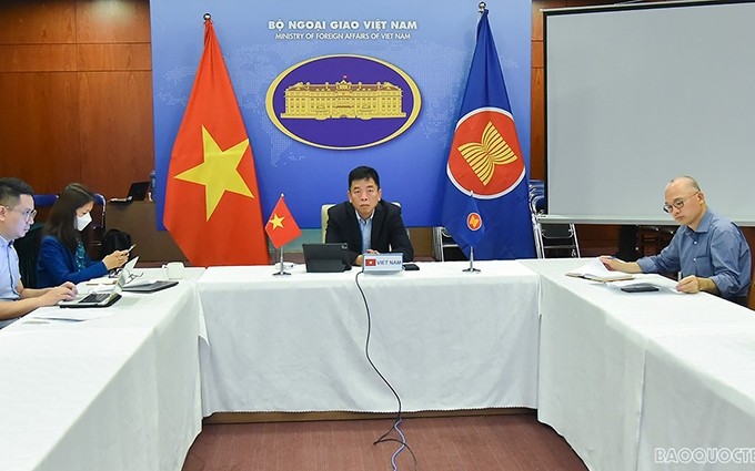 La parte vietnamita encabezada por el embajador Vu Ho en una reunión de la Asean. (Fotografía: baoquocte.vn)