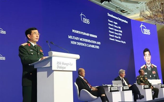 El ministro de Defensa, general Phan Van Giang, interviene en el XIX Diálogo de Shangri- La. (Fotografía: VNA)