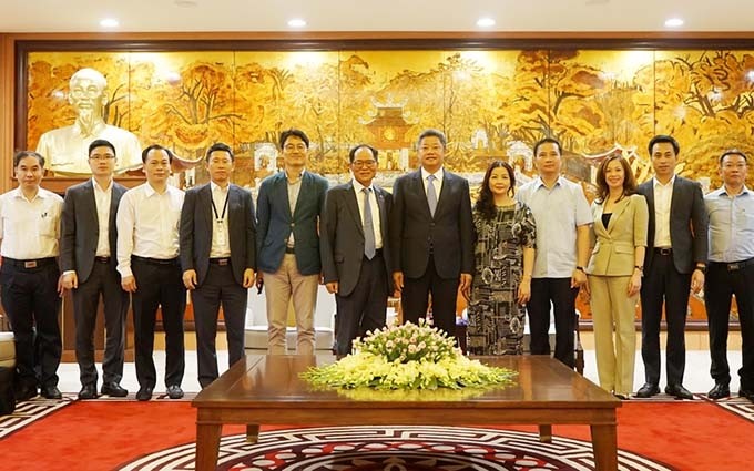 Dirigentes de Hanói y representantes de la Embajada de Corea del Sur en la reunión. (Fotografía: hanoimoi.com.vn)