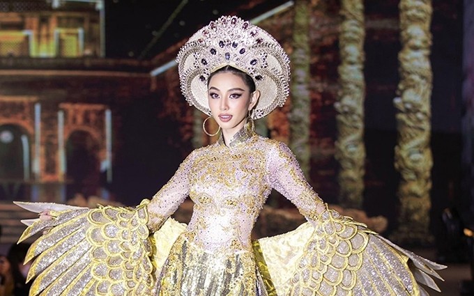 Nguyen Thuc Thuy Tien, coronada del Miss Grand International 2021. (Fotografía: VNA)
