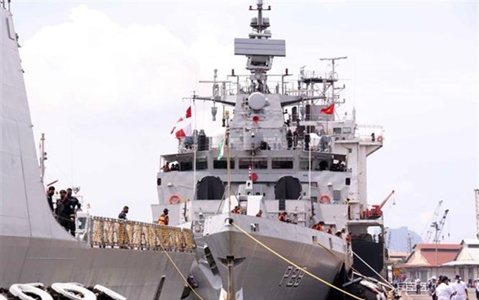 Fragata INS KADMATT de la Armada de la India. (Fotografía: VNA)