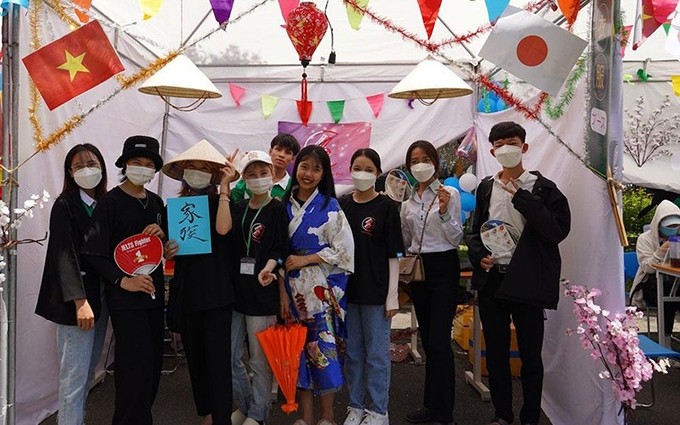 Estudiantes de la Universidad de Dong A de Danang en el Festival cultural Vietnam-Japón en mayo pasado. 