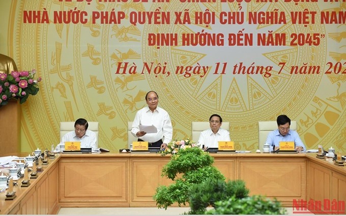 El presidente de Vietnam, Nguyen Xuan Phuc, preside la reunión. (Fotografía: Nhan Dan)