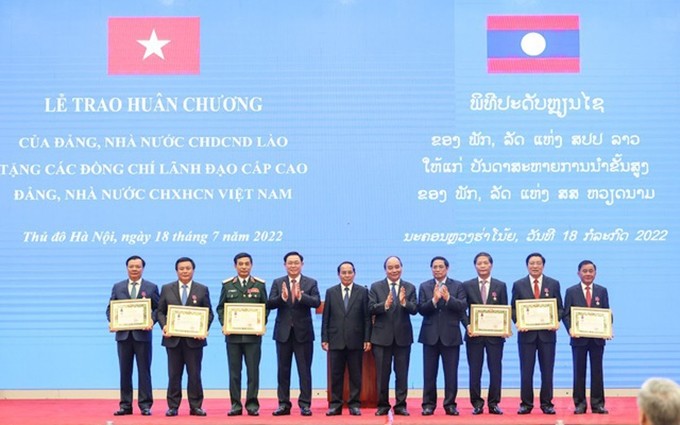 Altos dirigentes vietnamitas reciben órdenes de Laos. (Fotografía: VGP)