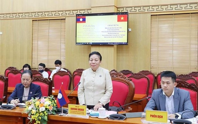 Sounthone Xayachack, vicepresidenta de la Asamblea Nacional de Laos, habla en el evento. (Fotografía: VNA)