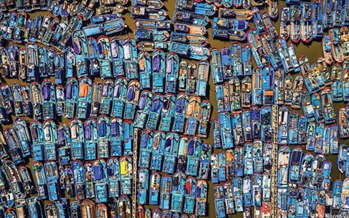 La foto “Matrix of boats”, de Cao Nguyen Vu. (Fotografía: VNA) 
