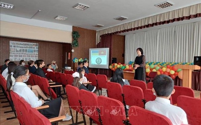 Una clase de enseñanza del idioma vietnamita en Rusia. (Fotografía: VNA) 