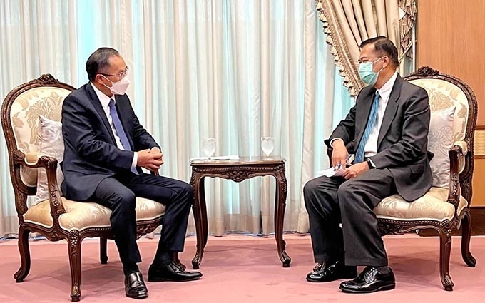 El viceministro tailandés de Relaciones Exteriores, Vijavat Isarabhakdi, y embajador de Vietnam en Bangkok, Phan Chi Thanh. (Fotografía: laodong.com.vn)