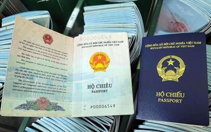 España reconoce oficialmente nuevo modelo de pasaporte de Vietnam | Nhan  Dan en línea en español