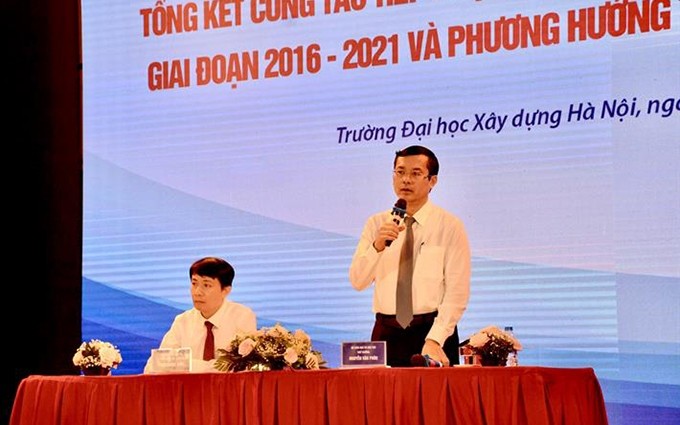 El viceministro Nguyen Van Phuc interviene en la cita. (Fotografía: VNA)