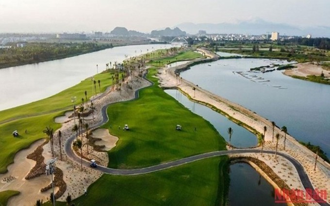 Ciudad de Da Nang lista para festival de turismo de golf.  (Fotografía: Nhan Dan) 
