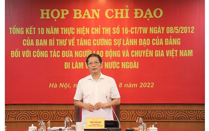 El miembro del Buró Político y jefe de la Comisión Económica del Comité Central del PCV, Tran Tuan Anh. (Fotografía: VNA) 