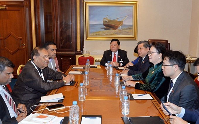 La presidenta de la Asamblea Nacional de Vietnam, Nguyen Thi Kim Ngan, y el titular del Parlamento de Georgia, Irakli Kobakhidze. (Fotografía: VNA)