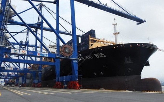 Buque portacontenedores anclado en el puerto de Hai Phong. (Fotografía: VNA)