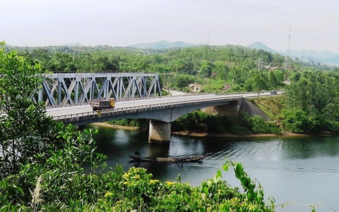 El puente Long Dai, en la rama occidental de la ruta Ho Chi Minh, que atraviesa por la provincia de Quang Binh. 