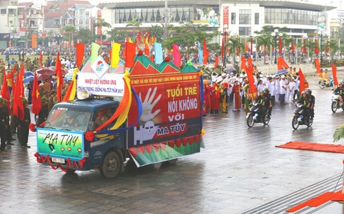 Desfile en ocasión del mes de acción contra las drogas en junio de 2018 en Vietnam. (Fotografía: VNA)