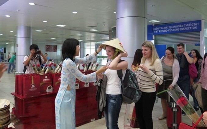 Turistas rusos llegan a Vietnam. (Fotografía: VNA)