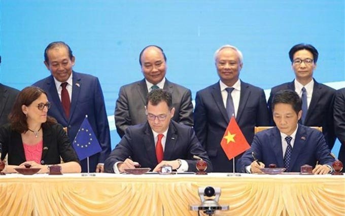 Prensa internacional destaca la firma de acuerdo de libre comercio entre UE y Vietnam