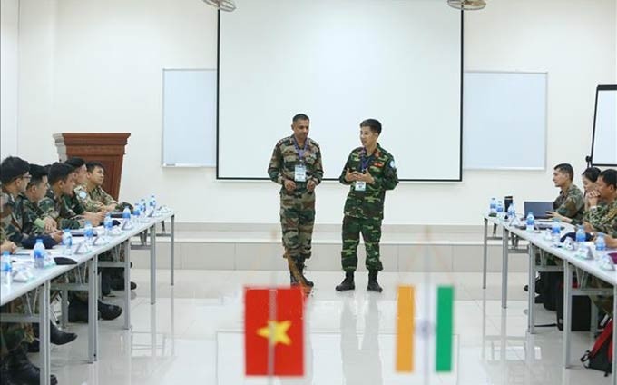 Realizan Vietnam e India ejercicio militar conjunto sobre mantenimiento de la paz